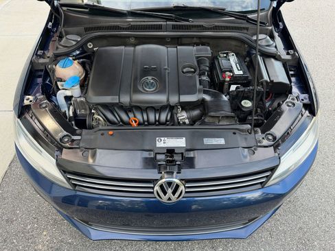 Used 2013 Volkswagen Jetta SE FWD image 24