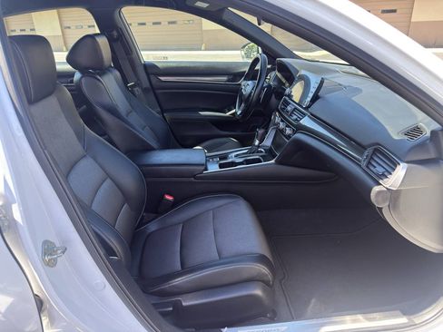 Used 2018 Honda Accord Sport image 19