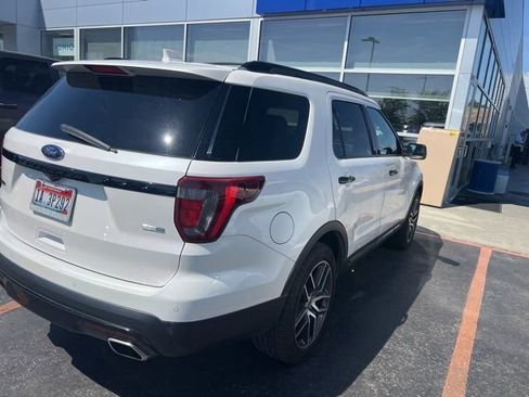 Used 2017 Ford Explorer Sport w/ Equipment Group 401A AWD/4WD image 5