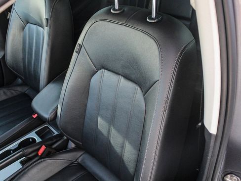 Used 2022 Volkswagen Passat 2.0T image 24