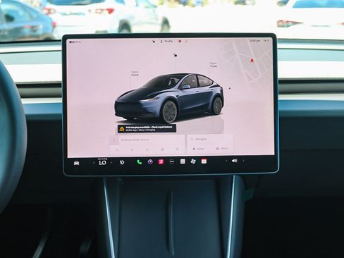Used 2026 Tesla Model Y 2WD image 14