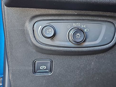 Used 2022 GMC Terrain SLE w/ Driver Convenience Package image 27