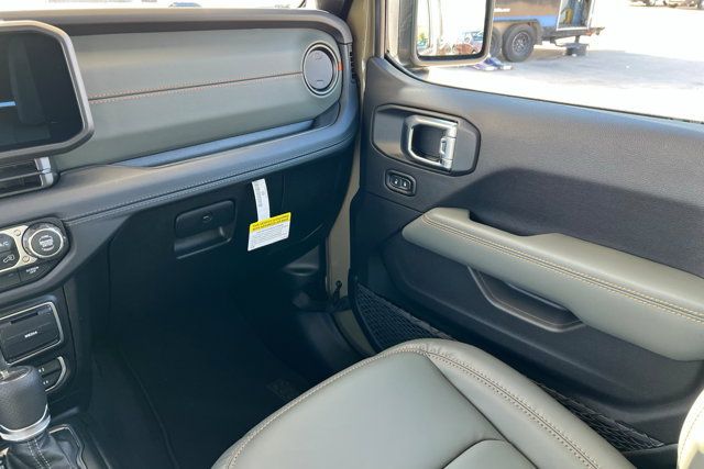 New 2026 Jeep Gladiator Mojave AWD/4WD image 10
