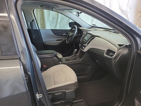 Used 2018 Chevrolet Equinox LS FWD image 13