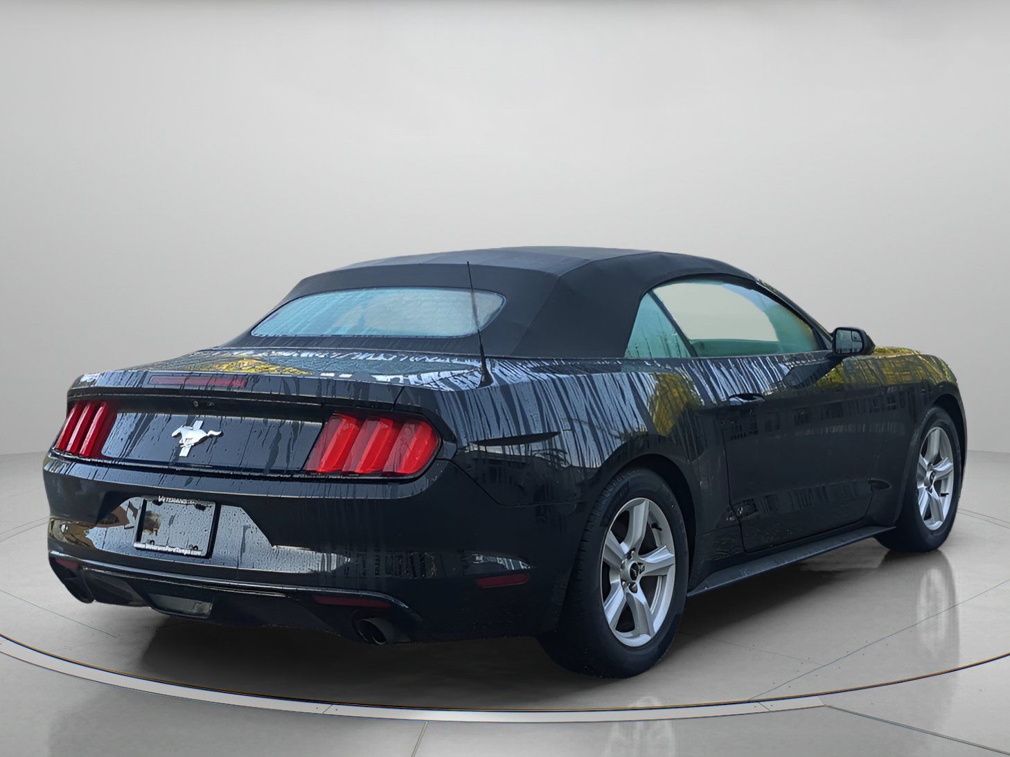 Used 2016 Ford Mustang Convertible RWD image 40