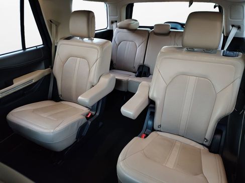 Used 2024 Ford Expedition Limited image 22
