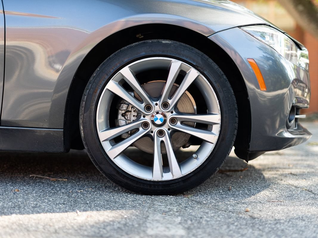 Used 2017 BMW 330i Sedan RWD image 15