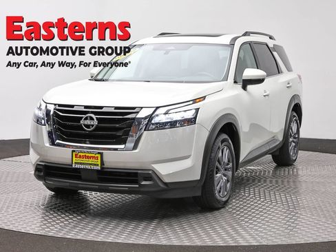 Used 2023 Nissan Pathfinder SV w/ SV Premium Package AWD/4WD image 1