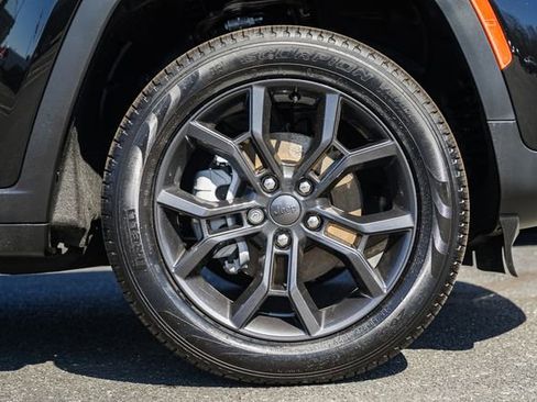 New 2025 Jeep Grand Cherokee Limited image 23