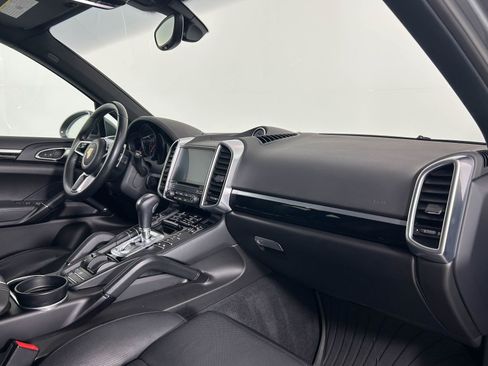 Used 2018 Porsche Cayenne AWD/4WD image 22