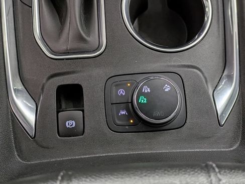 Used 2023 Chevrolet Traverse LT w/ Rear Camera Mirror Package AWD/4WD image 24