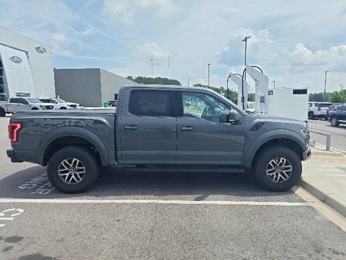 Used 2018 Ford F150 Raptor w/ Equipment Group 802A Luxury AWD/4WD image 2