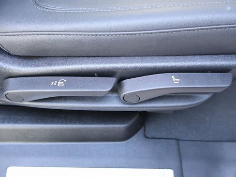 Certified 2024 Chevrolet Suburban Z71 w/ Luxury Package image 41