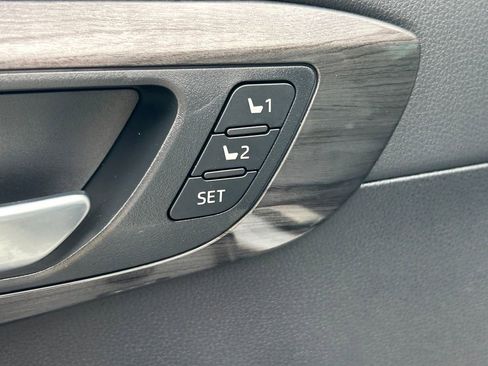 Used 2026 Toyota Highlander Limited image 28