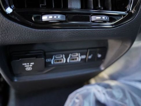 New 2025 Jeep Grand Cherokee Limited w/ Trailer Tow Package image 12