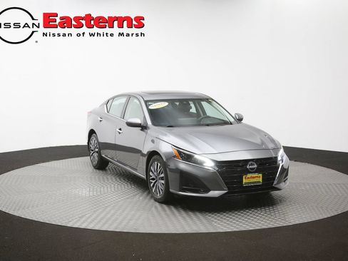 Used 2023 Nissan Altima 2.5 SV w/ SV Premium Package AWD/4WD image 50