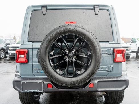 Used 2025 Jeep Wrangler Unlimited Sahara image 7