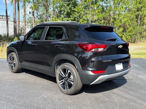 Used 2023 Chevrolet TrailBlazer LT FWD image 9