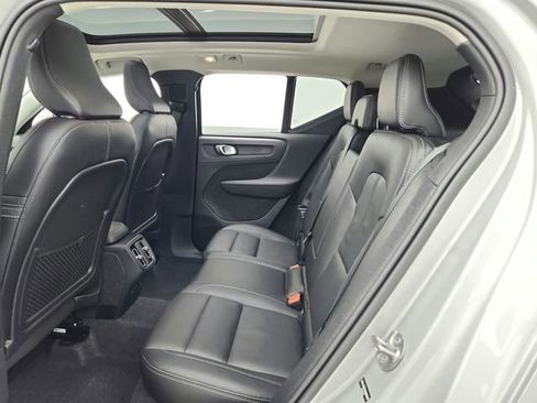 Certified 2025 Volvo XC40 B5 Plus image 26