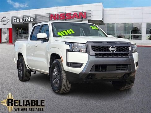 Used 2025 Nissan Frontier SV image 1