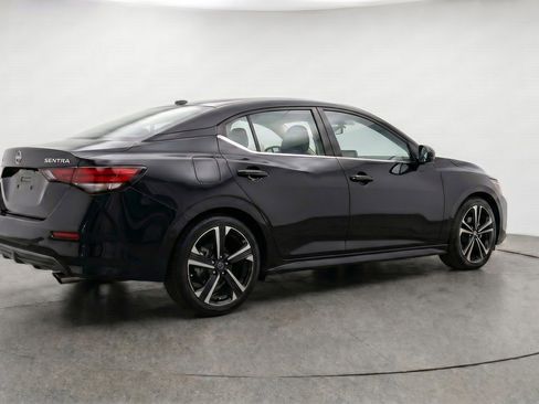 Used 2025 Nissan Sentra SV FWD image 9