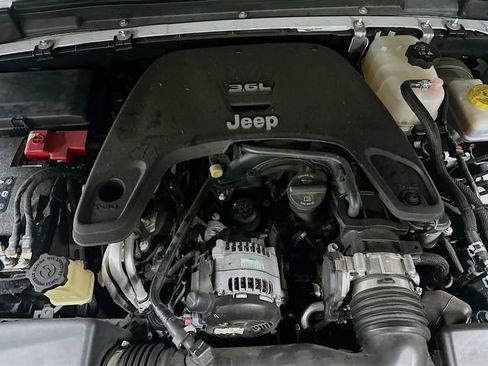 Used 2018 Jeep Wrangler Sport S image 29