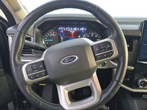 Used 2024 Ford Expedition Max XLT image 16