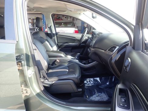 Used 2017 Dodge Journey Crossroad w/ Popular Equipment Group AWD/4WD image 24