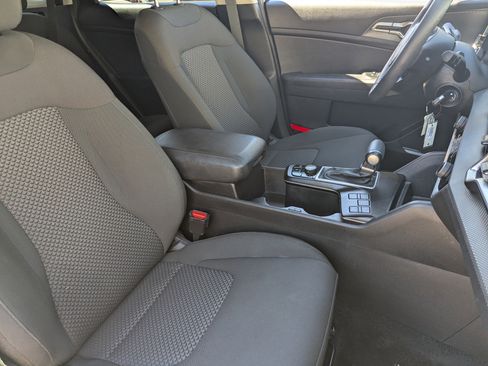 Certified 2024 Kia Sportage LX image 8