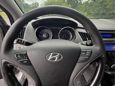 Used 2012 Hyundai Sonata GLS FWD image 9