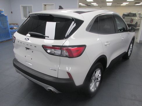 Used 2022 Ford Escape SE w/ Cold Weather Package AWD/4WD image 5
