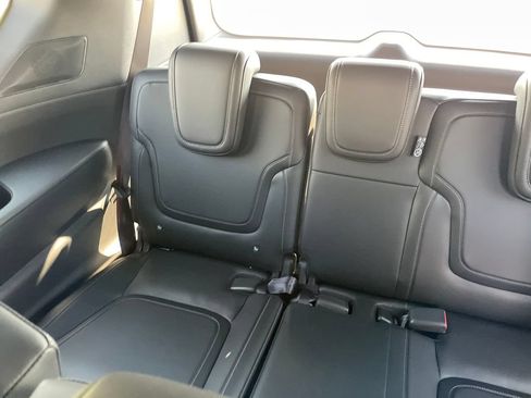 Used 2025 Nissan Armada PRO-4X AWD/4WD image 12