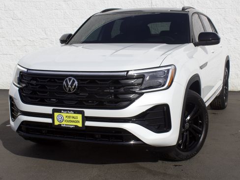 New 2026 Volkswagen Atlas Cross Sport SEL R-Line image 3