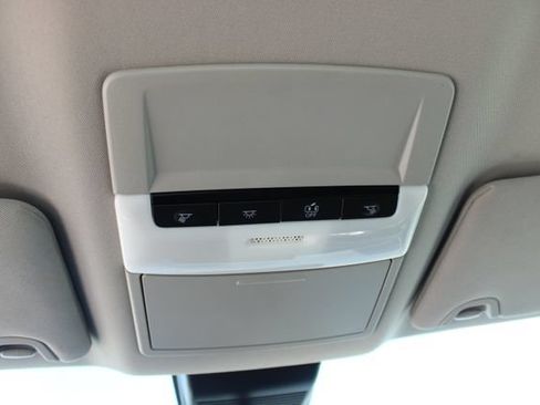 Used 2024 Nissan Altima 2.5 SR FWD image 17