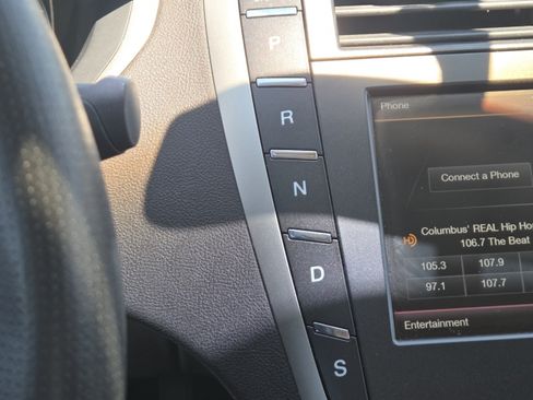 Used 2013 Lincoln MKZ FWD image 28