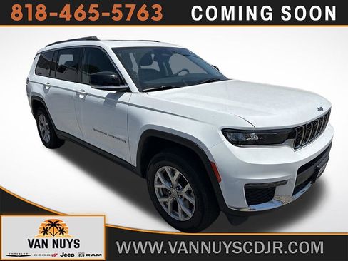 Used 2023 Jeep Grand Cherokee L Limited w/ Trailer Tow Group (B) AWD/4WD image 1