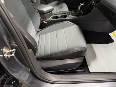 New 2026 Volkswagen Jetta SE image 32