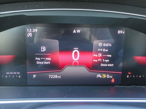 Used 2024 Volkswagen Tiguan SE R-Line image 23