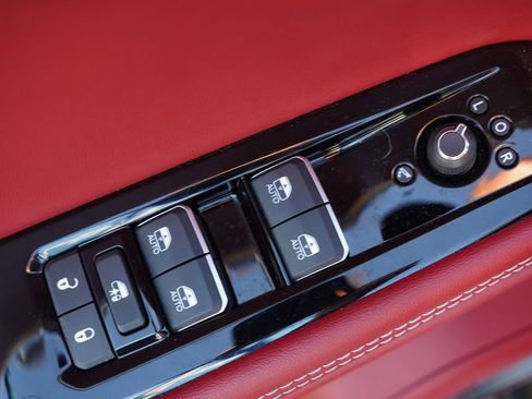 Used 2024 Jeep Wagoneer Launch Edition image 24