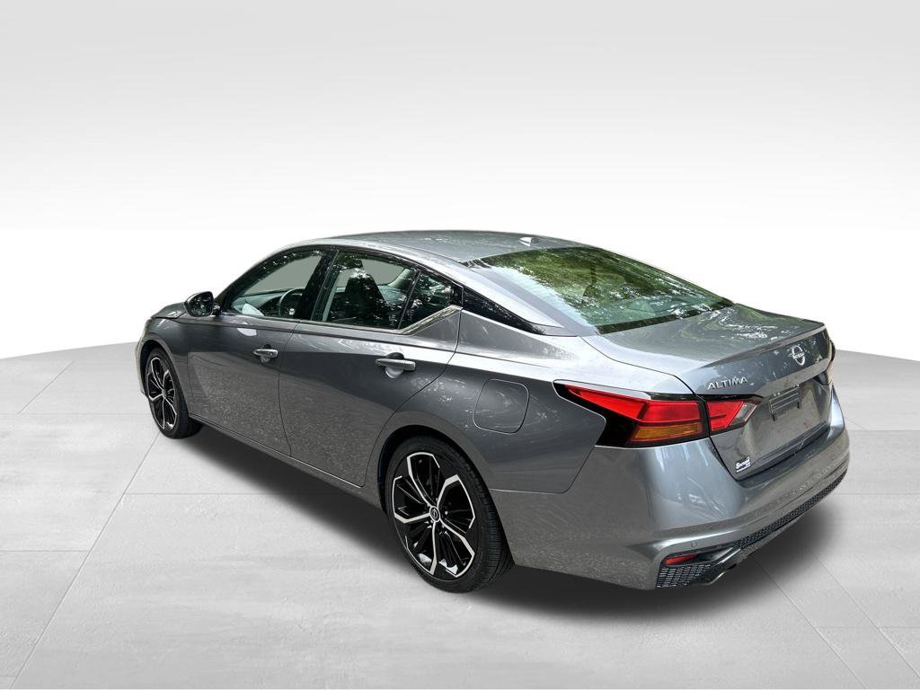 Used 2024 Nissan Altima 2.5 SR FWD image 3