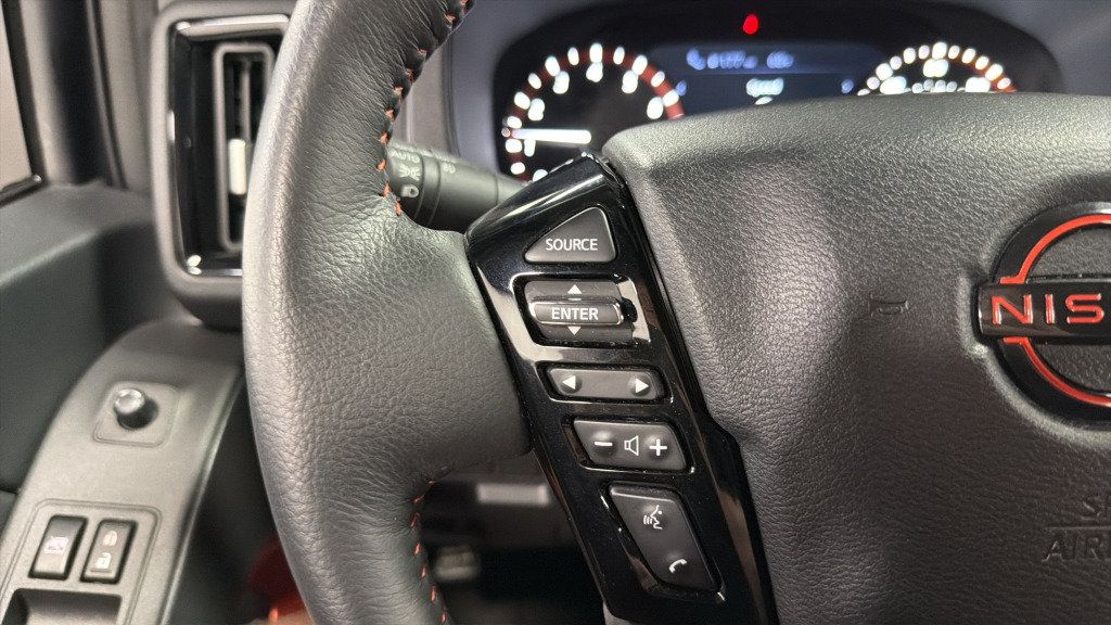 Used 2026 Nissan Frontier PRO-4X AWD/4WD image 24