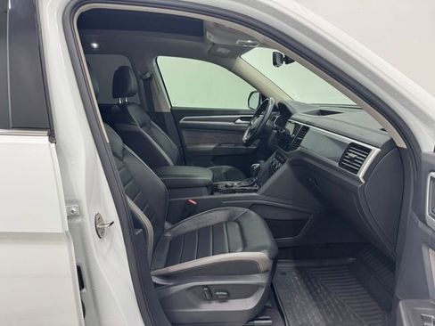 Used 2022 Volkswagen Atlas SEL Premium AWD/4WD image 16