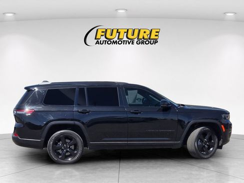 Used 2023 Jeep Grand Cherokee L Laredo AWD/4WD image 3