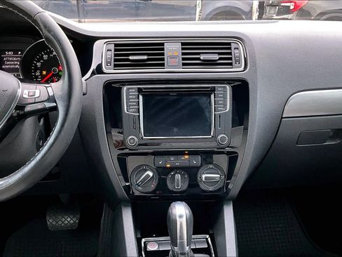 Used 2016 Volkswagen Jetta Sport w/ Lighting Package image 6