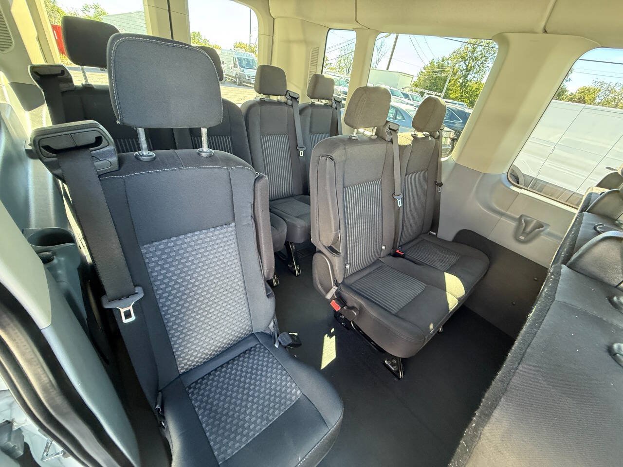 Used 2017 Ford Transit 350 XLT RWD image 32