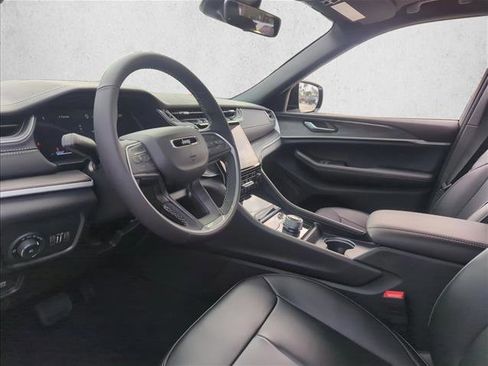 New 2025 Jeep Grand Cherokee Limited image 3