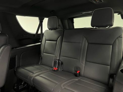 Used 2025 Chevrolet Suburban Premier AWD/4WD image 46