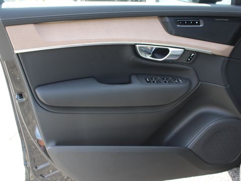 New 2026 Volvo XC90 B6 Plus w/ Protection Package Premier AWD/4WD image 10