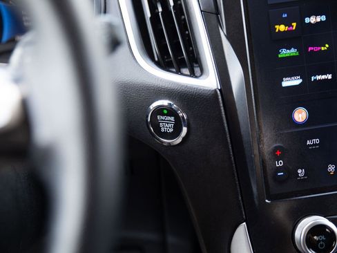 Used 2024 Ford Edge Titanium image 13