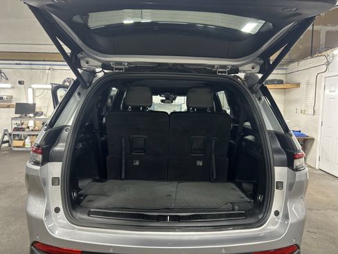 Used 2023 Jeep Grand Cherokee L Laredo AWD/4WD image 26